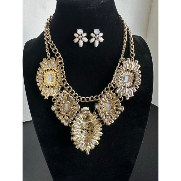 Stunning White Statement Necklace and Earring Set - Rhinestone & Acrylic Design - Picture 3 of 7